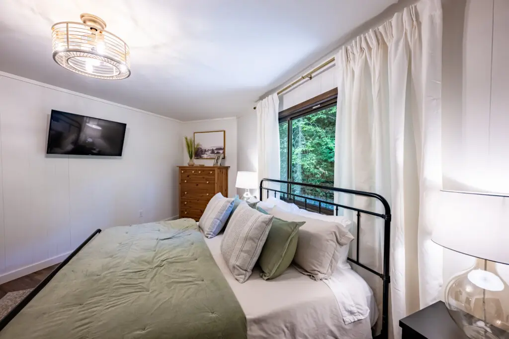69 Hemlock Rd 8 10 2023 2 3