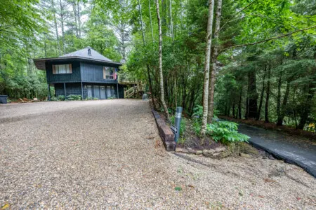 69 Hemlock Rd 8 10 2023 5454
